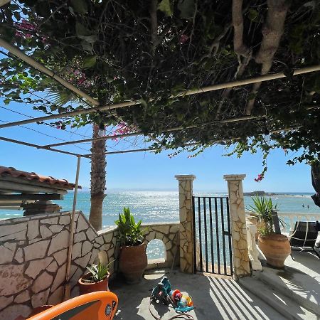 Villa Rena In Front Of The Sea อาร์คูดี ภายนอก รูปภาพ