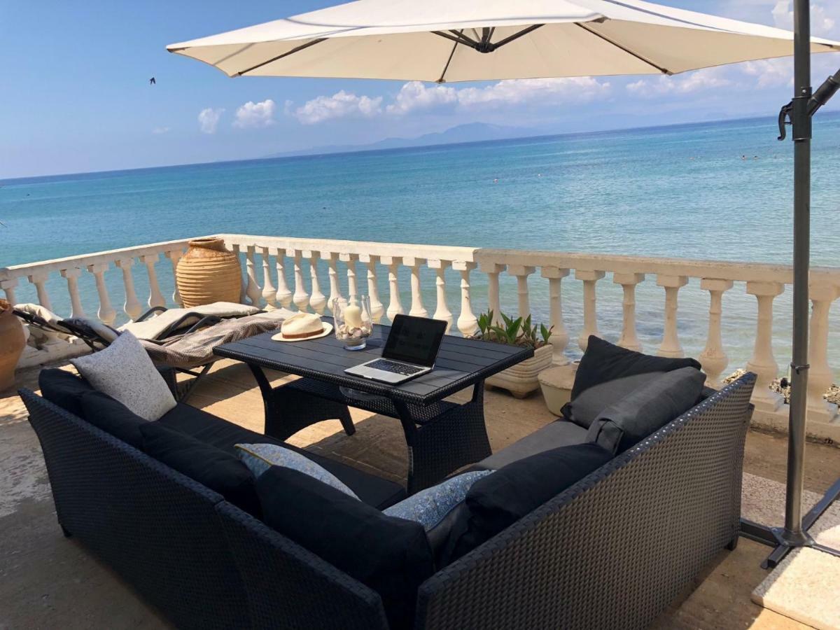 Villa Rena In Front Of The Sea อาร์คูดี ภายนอก รูปภาพ
