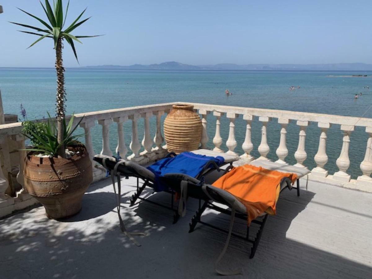 Villa Rena In Front Of The Sea อาร์คูดี ภายนอก รูปภาพ